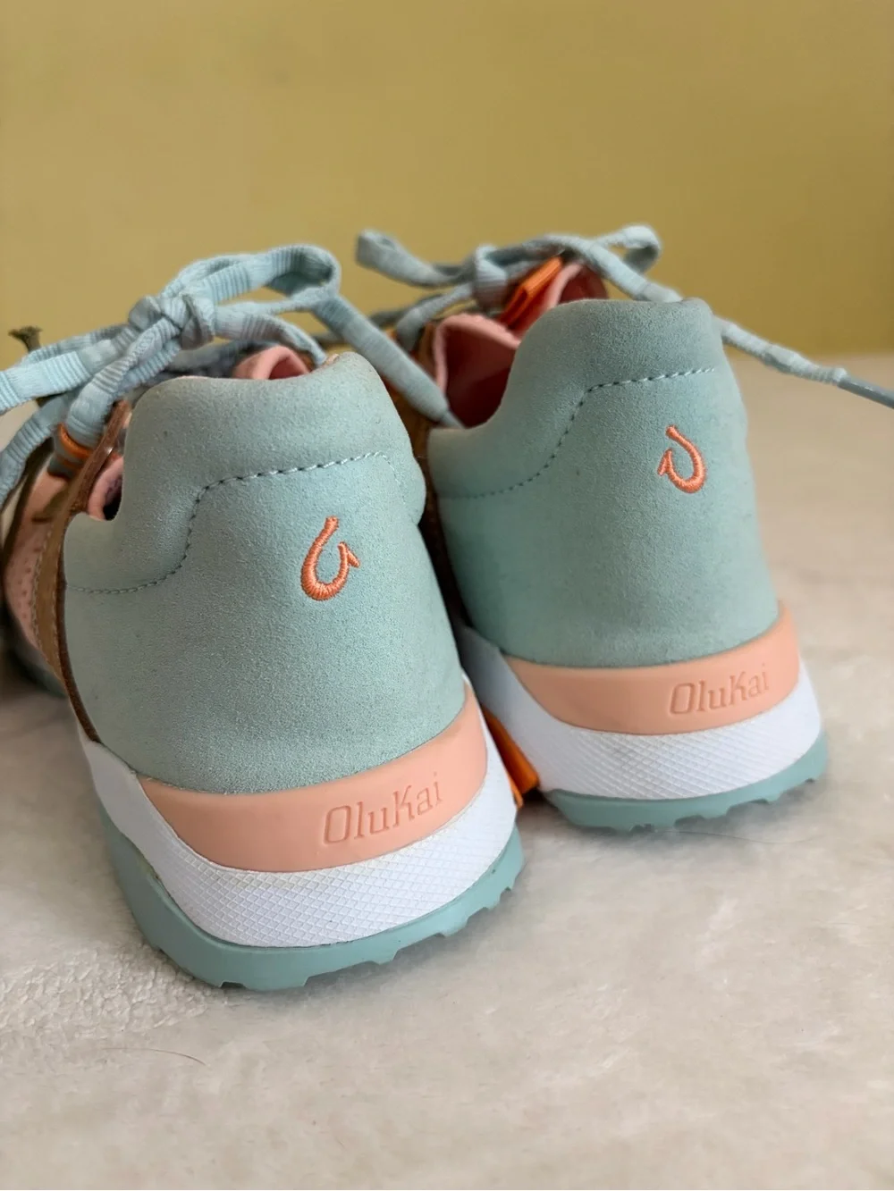 OluKai Kids Mesh Sneakers in Peach, Mint & Tan with Orange Accents Sz 6